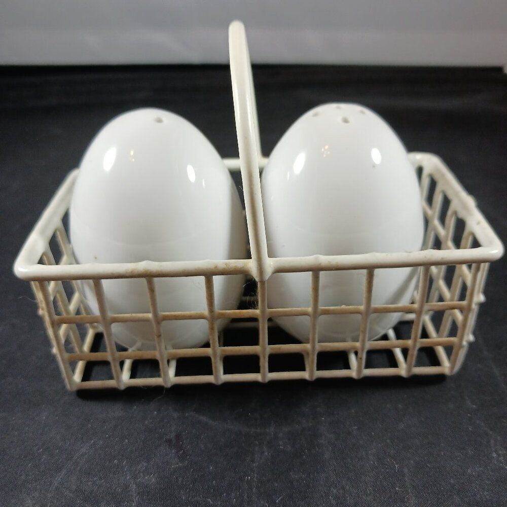 Vintage Egg in Basket Salt and Pepper